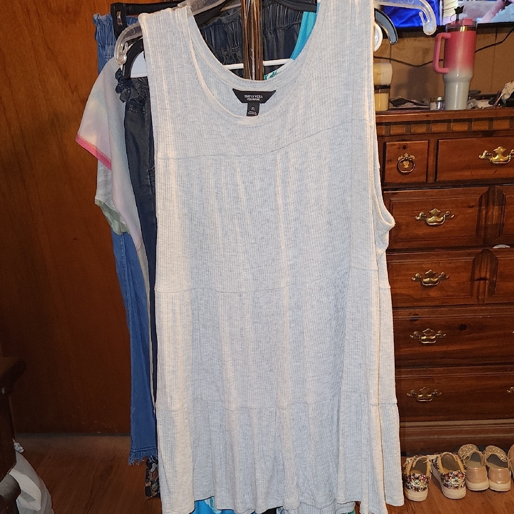 Women's Gray Sleeveless Top